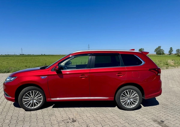 Mitsubishi Outlander cena 103000 przebieg: 53292, rok produkcji 2020 z Leszno małe 562